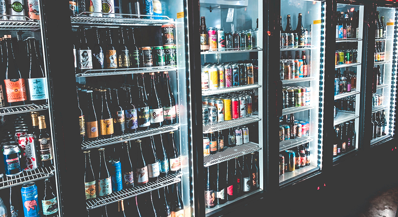 お酒の販売用冷蔵庫